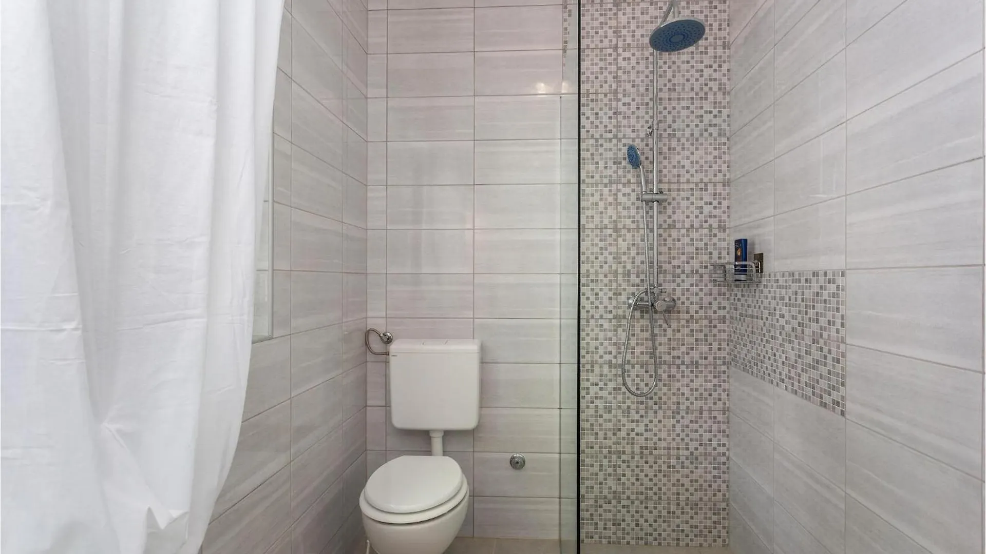 Gorgeous Apartment In Njivice With Kitchen